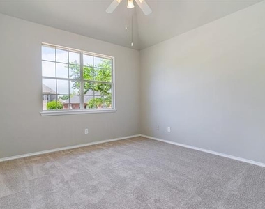 2416 Mccarran Drive - Photo Thumbnail 31