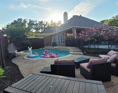 2416 Mccarran Drive - Photo Thumbnail 11