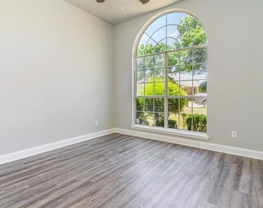 2416 Mccarran Drive - Photo Thumbnail 26
