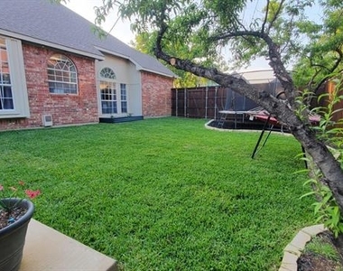 2416 Mccarran Drive - Photo Thumbnail 35