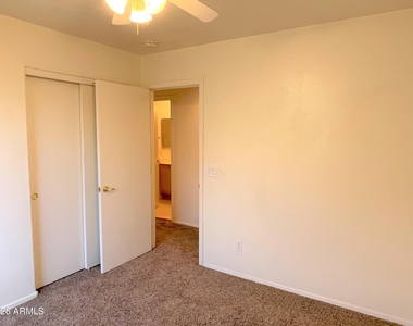 16001 N 50th Avenue - Photo Thumbnail 18