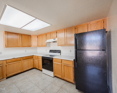 2019 W Lemon Tree Place - Photo Thumbnail 10