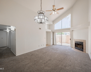 2019 W Lemon Tree Place - Photo Thumbnail 7