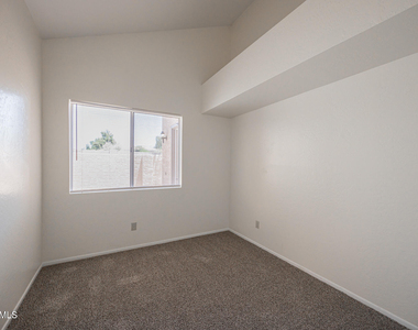 2019 W Lemon Tree Place - Photo Thumbnail 19