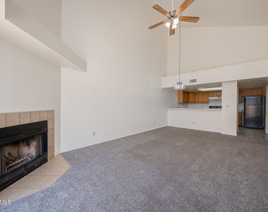 2019 W Lemon Tree Place - Photo Thumbnail 4