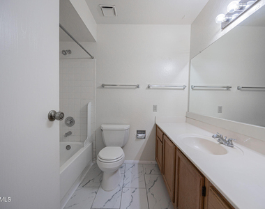 2019 W Lemon Tree Place - Photo Thumbnail 18