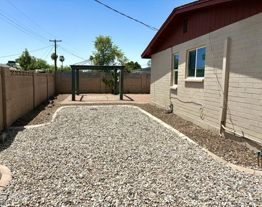 523 E Malibu Drive - Photo Thumbnail 20