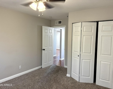 523 E Malibu Drive - Photo Thumbnail 15