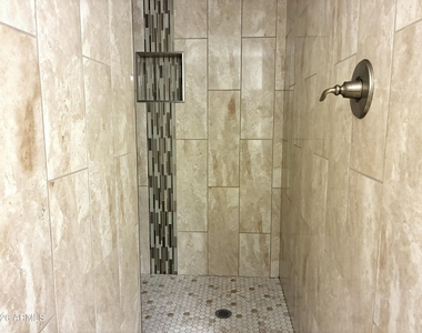 523 E Malibu Drive - Photo Thumbnail 8