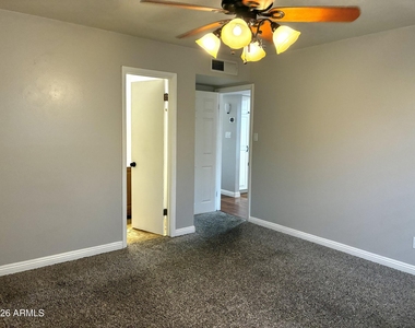 523 E Malibu Drive - Photo Thumbnail 6