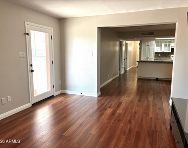 523 E Malibu Drive - Photo Thumbnail 11