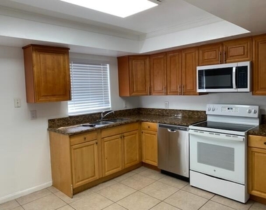 10070 Nw 36th Street - Photo Thumbnail 6