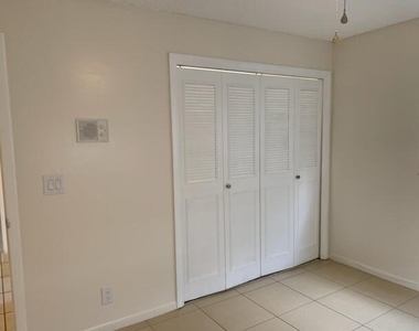 10070 Nw 36th Street - Photo Thumbnail 3