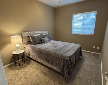 949 E Indian Wells Place - Photo Thumbnail 16