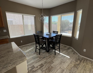 949 E Indian Wells Place - Photo Thumbnail 7