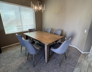 949 E Indian Wells Place - Photo Thumbnail 4