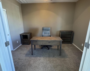 949 E Indian Wells Place - Photo Thumbnail 5