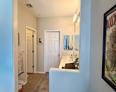 525 N Miller Road - Photo Thumbnail 14