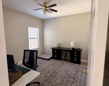 525 N Miller Road - Photo Thumbnail 16