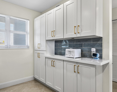 111 N Pompano Beach Boulevard - Photo Thumbnail 6