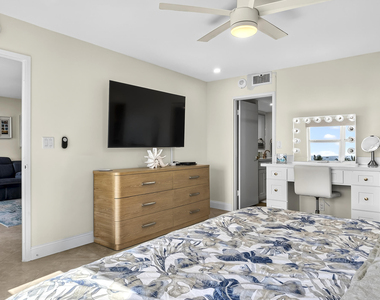 111 N Pompano Beach Boulevard - Photo Thumbnail 15