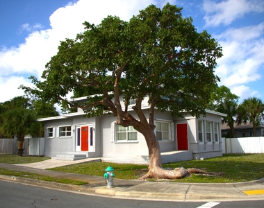 5701 N Flagler Drive - Photo Thumbnail 2