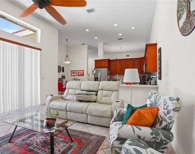 6421 Nw 41st Street - Photo Thumbnail 6