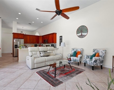 6421 Nw 41st Street - Photo Thumbnail 9