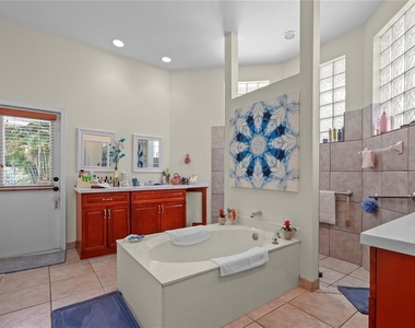 6421 Nw 41st Street - Photo Thumbnail 28