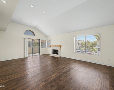 10115 E Mountain View Road - Photo Thumbnail 22