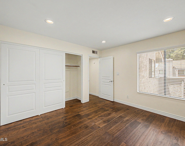 10115 E Mountain View Road - Photo Thumbnail 20