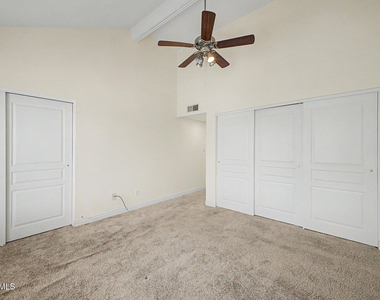 10115 E Mountain View Road - Photo Thumbnail 18