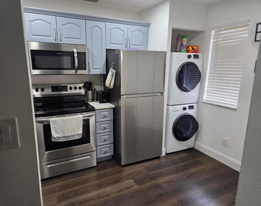 1020 Coral Club Drive - Photo Thumbnail 1