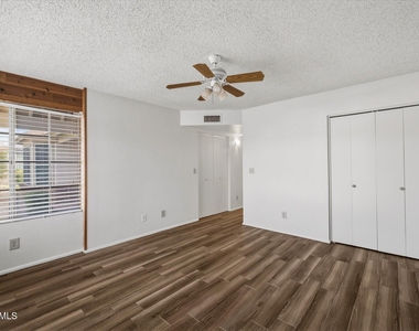 1055 N Recker Road - Photo Thumbnail 12