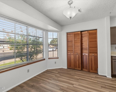 1055 N Recker Road - Photo Thumbnail 6