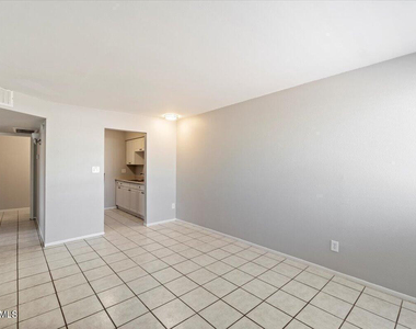 1333 W 5th Street - Photo Thumbnail 3