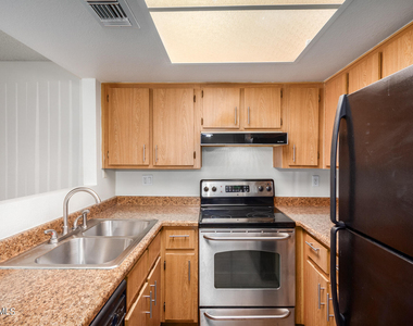 3535 W Tierra Buena Lane - Photo Thumbnail 3