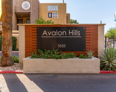 3535 W Tierra Buena Lane - Photo Thumbnail 16