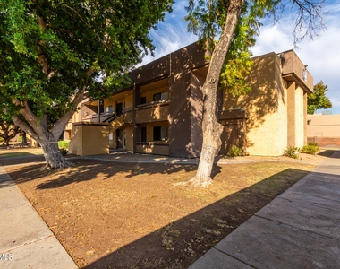 3535 W Tierra Buena Lane - Photo Thumbnail 13