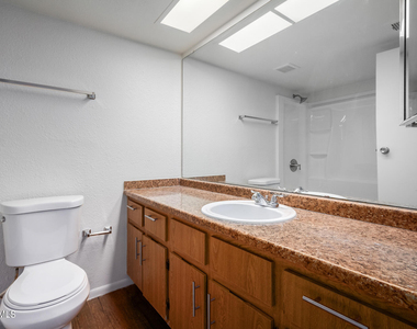 3535 W Tierra Buena Lane - Photo Thumbnail 4