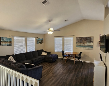 921 S Val Vista Drive - Photo Thumbnail 3