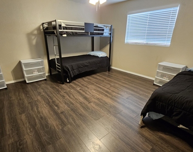 921 S Val Vista Drive - Photo Thumbnail 13