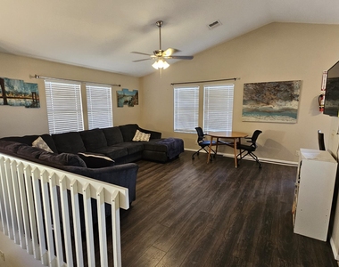 921 S Val Vista Drive - Photo Thumbnail 8