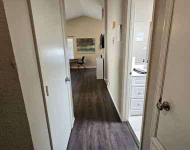 921 S Val Vista Drive - Photo Thumbnail 6