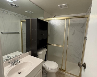4701 N 68th Street - Photo Thumbnail 9