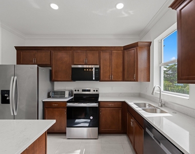 4574 Longwood Lake Square - Photo Thumbnail 6