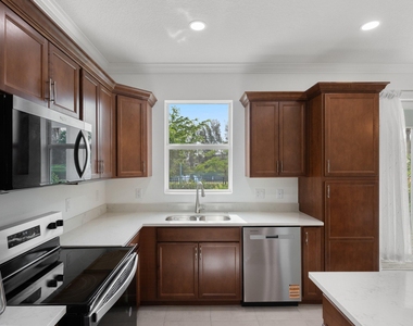 4574 Longwood Lake Square - Photo Thumbnail 5