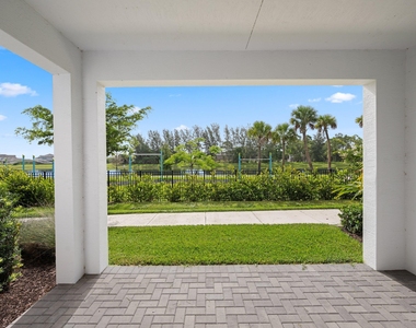 4574 Longwood Lake Square - Photo Thumbnail 24