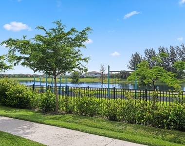 4574 Longwood Lake Square - Photo Thumbnail 25