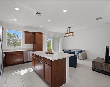 4574 Longwood Lake Square - Photo Thumbnail 10
